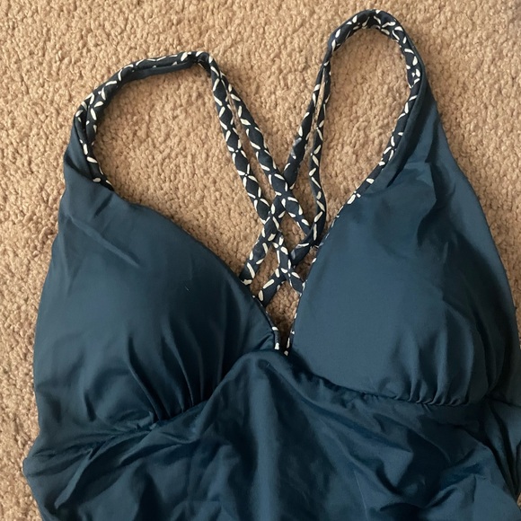 Nip Tuck Reversible One Piece Bathing Suit - Picture 4 of 8